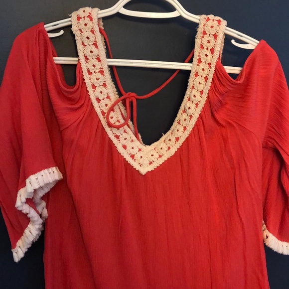 Cold shoulder salmon colored summer shirt - Picture 3 of 4